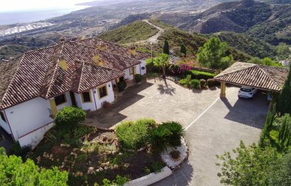 Resale - House - Finca - Cortijo - Estepona - Estepona Centro