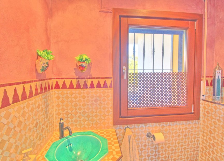 Resale - House - Finca - Cortijo - Estepona - Estepona Centro