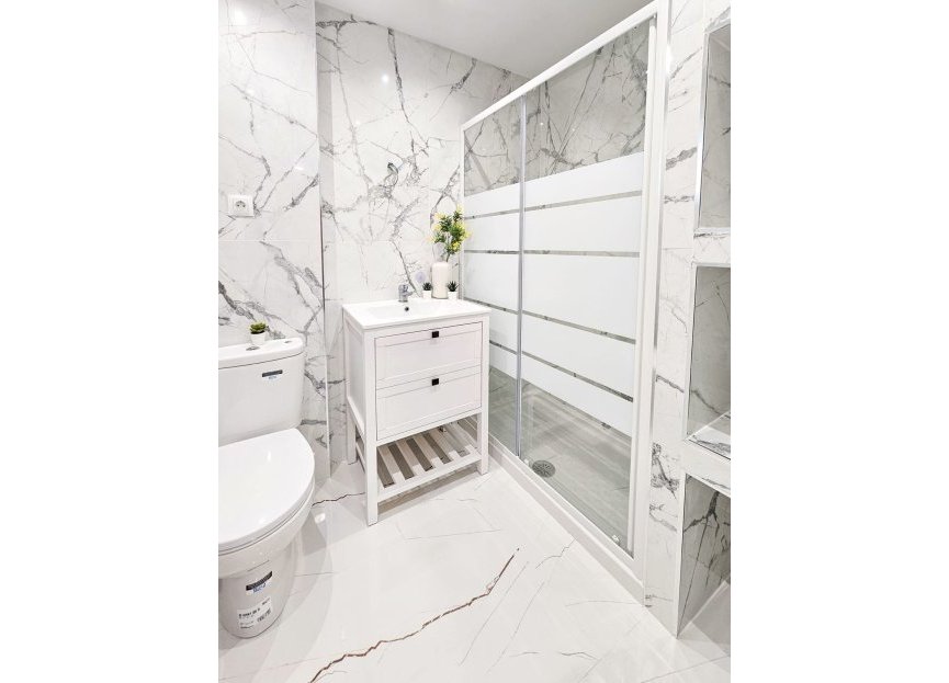 Resale - Apartment - Middle Floor Apartment - Marbella - Marbella Centro