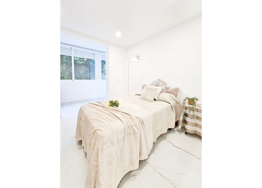 Resale - Apartment - Middle Floor Apartment - Marbella - Marbella Centro