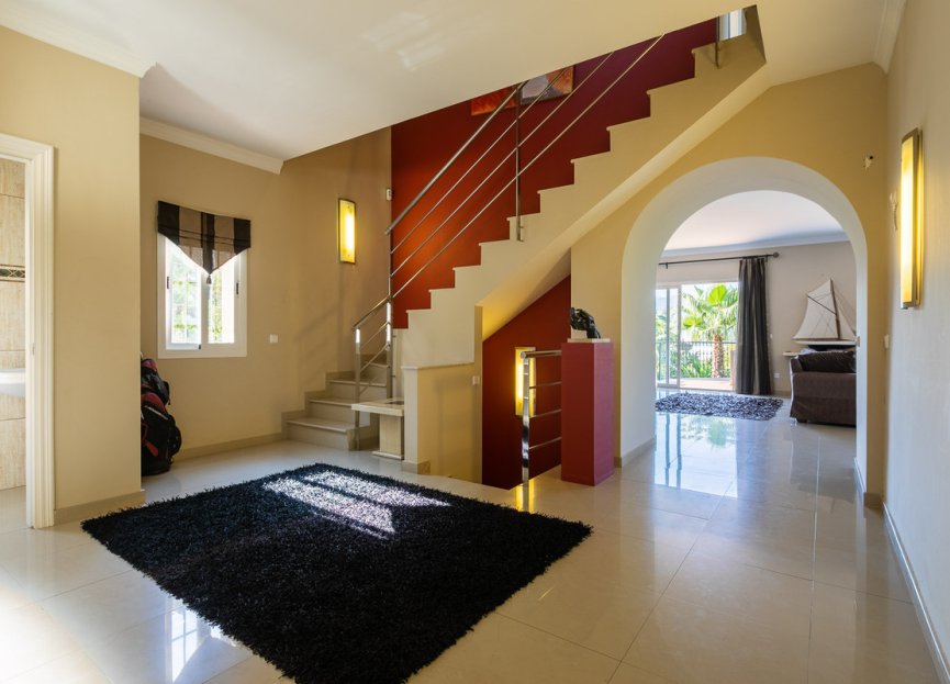 Resale - House - Detached Villa - Marbella - Nueva Andalucia