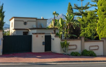 Resale - House - Detached Villa - Marbella - Nueva Andalucia