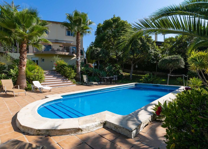 Resale - House - Detached Villa - Marbella - Nueva Andalucia