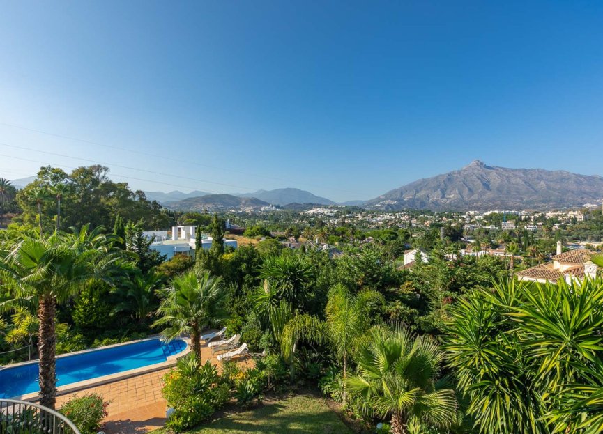 Resale - House - Detached Villa - Marbella - Nueva Andalucia