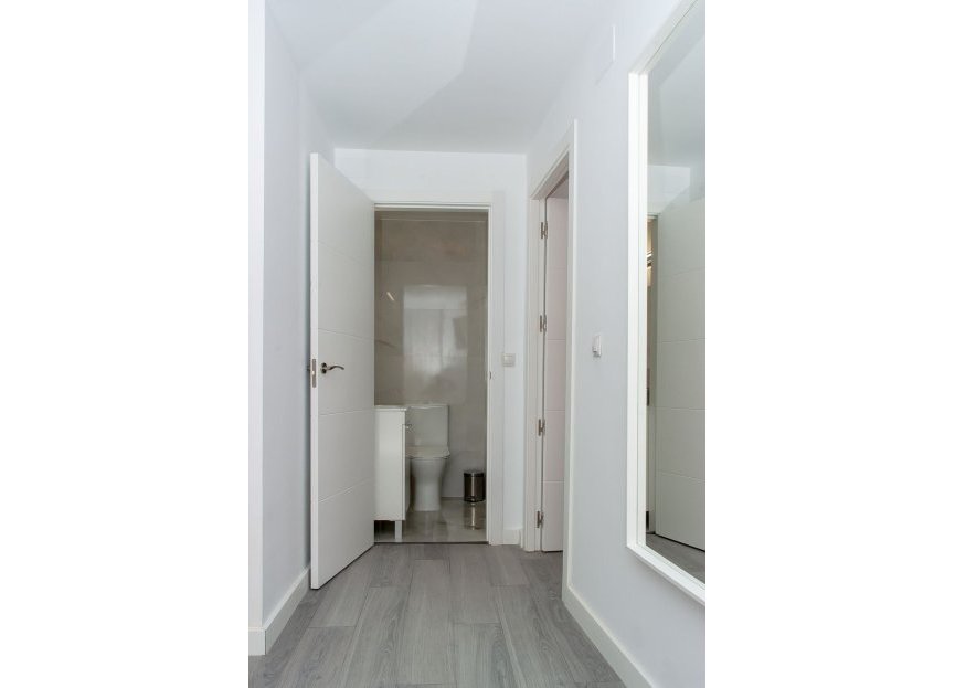 Resale - Apartment - Middle Floor Apartment - Fuengirola - Fuengirola Centro