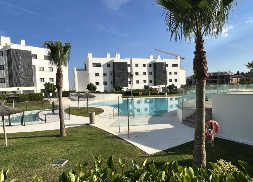 Resale - Apartment - Middle Floor Apartment - Fuengirola - Higueron