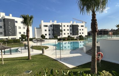 Resale - Apartment - Middle Floor Apartment - Fuengirola - Higueron