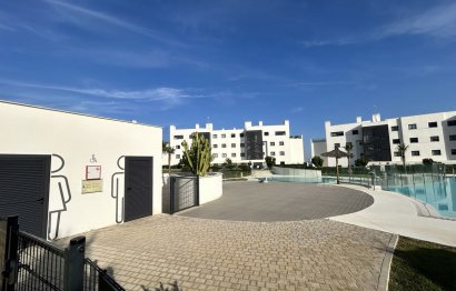 Resale - Apartment - Middle Floor Apartment - Fuengirola - Higueron