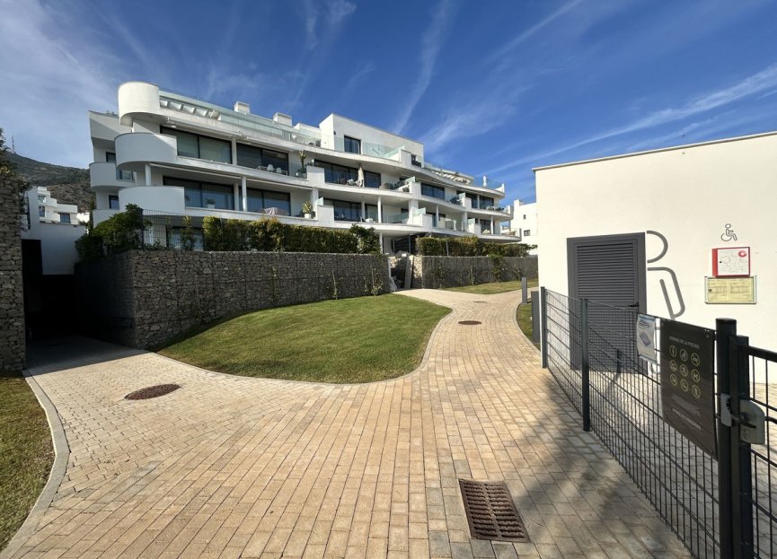 Resale - Apartment - Middle Floor Apartment - Fuengirola - Higueron