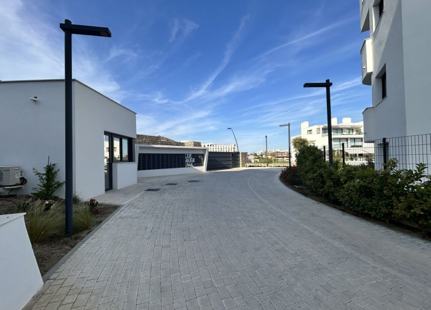 Resale - Apartment - Middle Floor Apartment - Fuengirola - Higueron