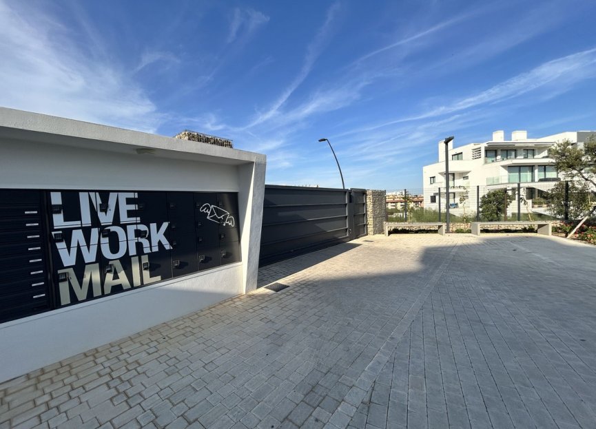 Resale - Apartment - Middle Floor Apartment - Fuengirola - Higueron