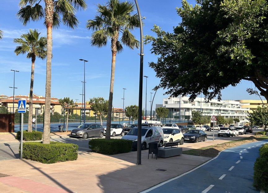 Resale - Apartment - Middle Floor Apartment - Fuengirola - Higueron