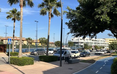 Resale - Apartment - Middle Floor Apartment - Fuengirola - Higueron