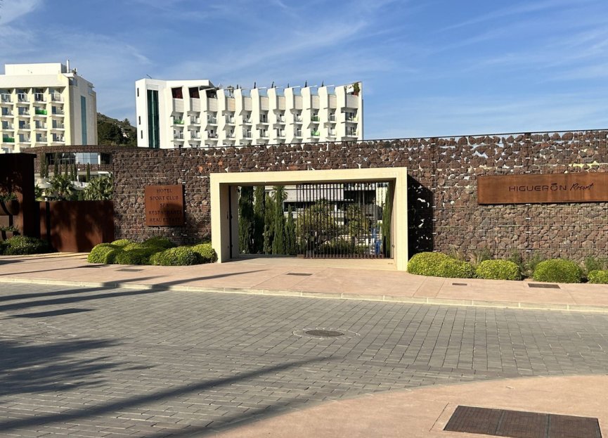 Resale - Apartment - Middle Floor Apartment - Fuengirola - Higueron