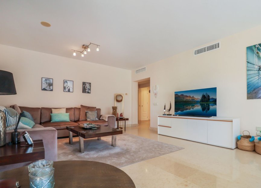 Resale - Apartment - Middle Floor Apartment - Benahavís - Benahavís Centro