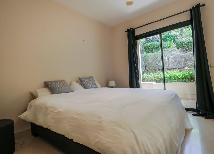 Resale - Apartment - Middle Floor Apartment - Benahavís - Benahavís Centro