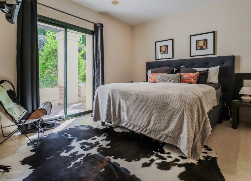 Resale - Apartment - Middle Floor Apartment - Benahavís - Benahavís Centro