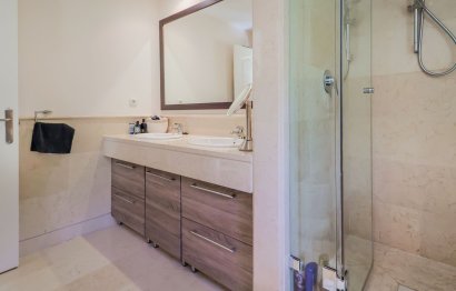 Resale - Apartment - Middle Floor Apartment - Benahavís - Benahavís Centro