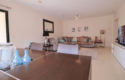 Resale - Apartment - Middle Floor Apartment - Benahavís - Benahavís Centro