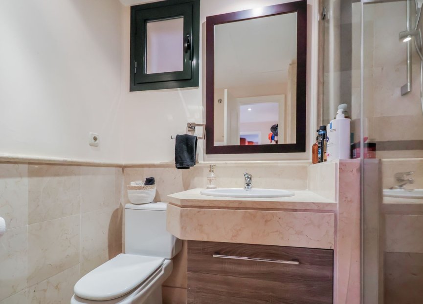 Resale - Apartment - Middle Floor Apartment - Benahavís - Benahavís Centro