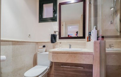 Resale - Apartment - Middle Floor Apartment - Benahavís - Benahavís Centro