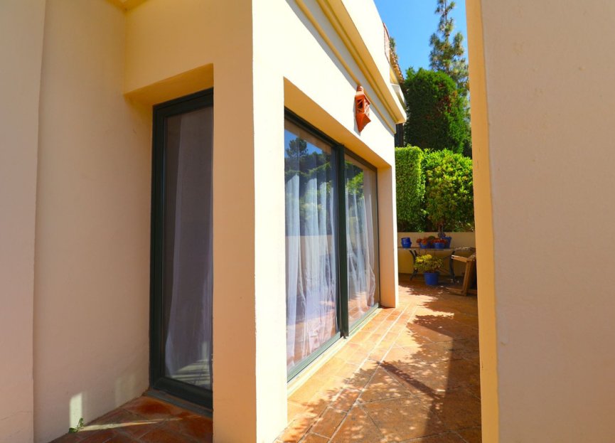 Resale - Apartment - Middle Floor Apartment - Benahavís - Benahavís Centro