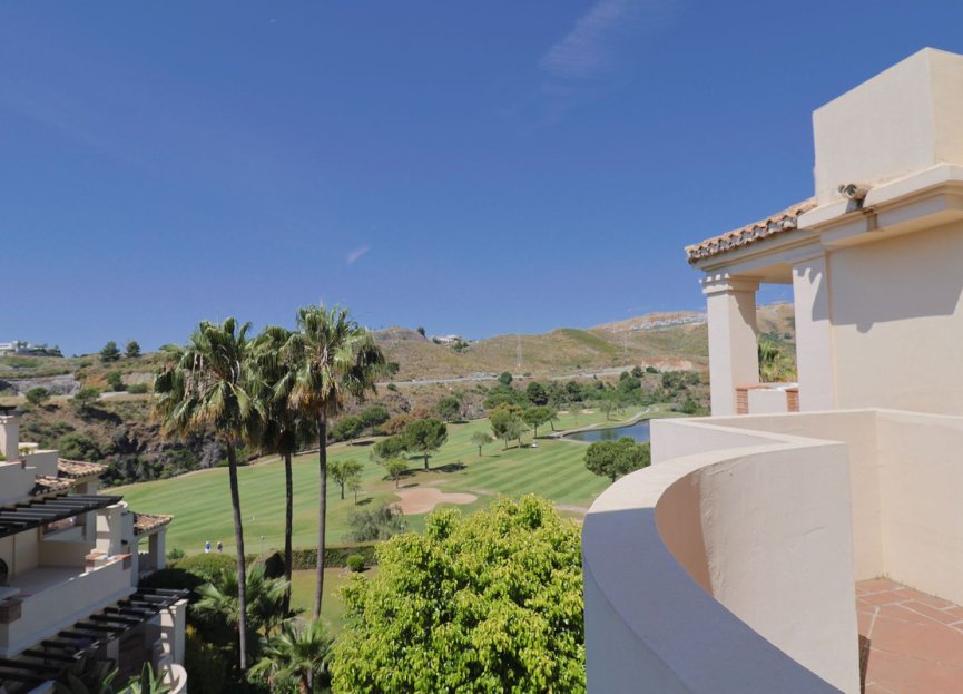 Resale - Apartment - Middle Floor Apartment - Benahavís - Benahavís Centro