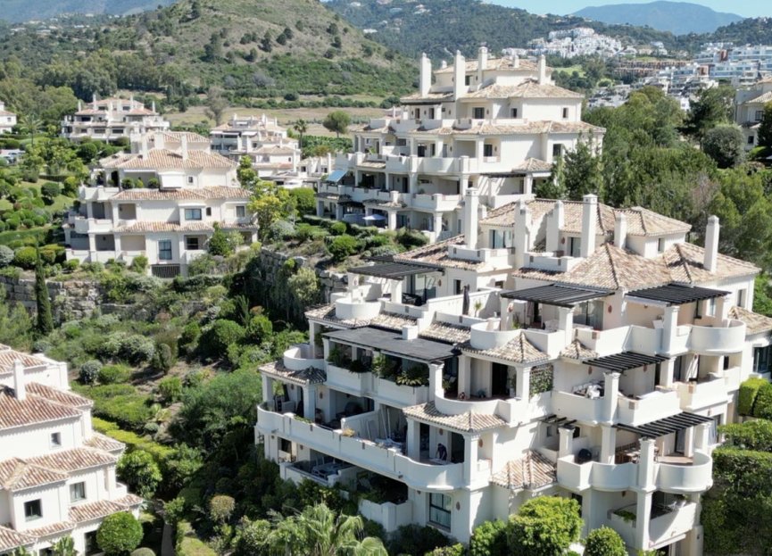 Resale - Apartment - Middle Floor Apartment - Benahavís - Benahavís Centro