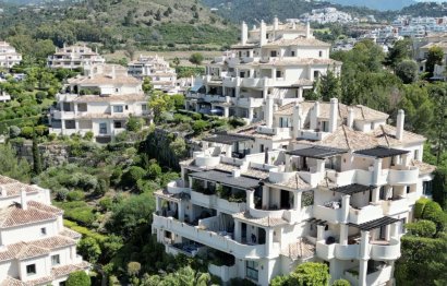 Resale - Apartment - Middle Floor Apartment - Benahavís - Benahavís Centro