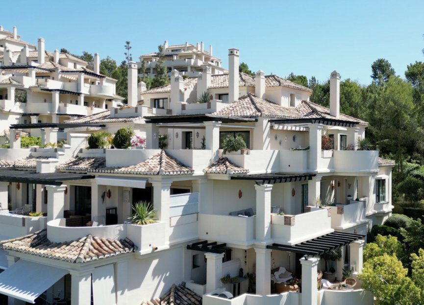 Resale - Apartment - Middle Floor Apartment - Benahavís - Benahavís Centro