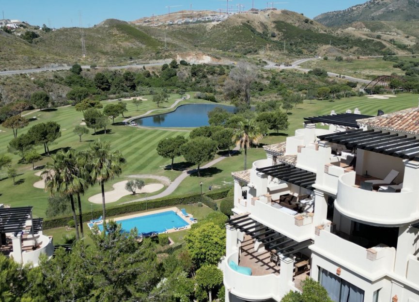 Resale - Apartment - Middle Floor Apartment - Benahavís - Benahavís Centro