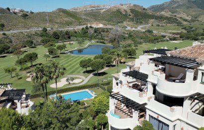 Resale - Apartment - Middle Floor Apartment - Benahavís - Benahavís Centro