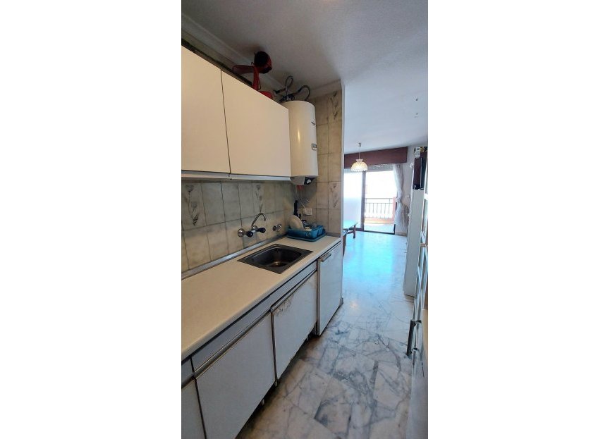 Resale - Apartment - Middle Floor Apartment - Fuengirola - Fuengirola Centro