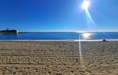 Resale - Apartment - Middle Floor Apartment - Fuengirola - Fuengirola Centro