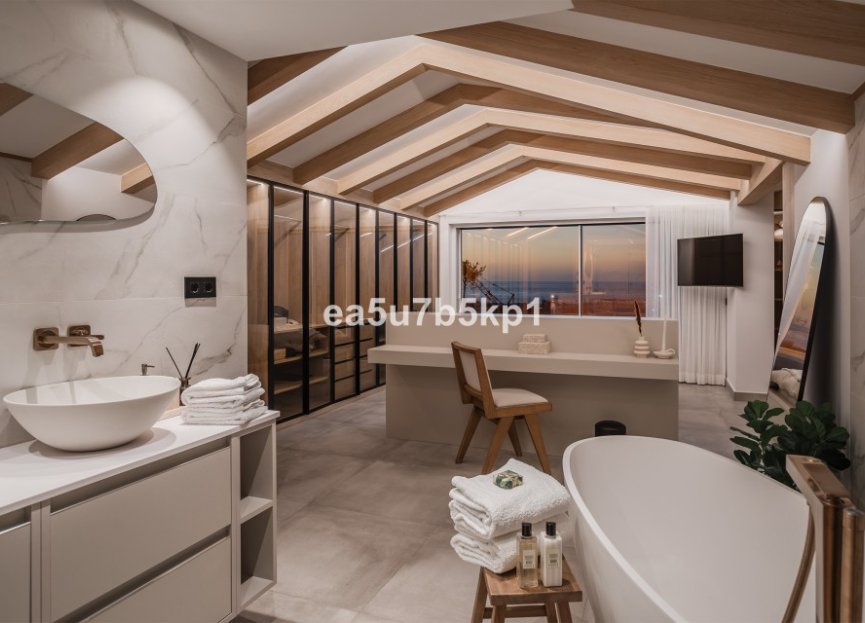 Resale - Apartment - Penthouse - Marbella - Puerto Banús