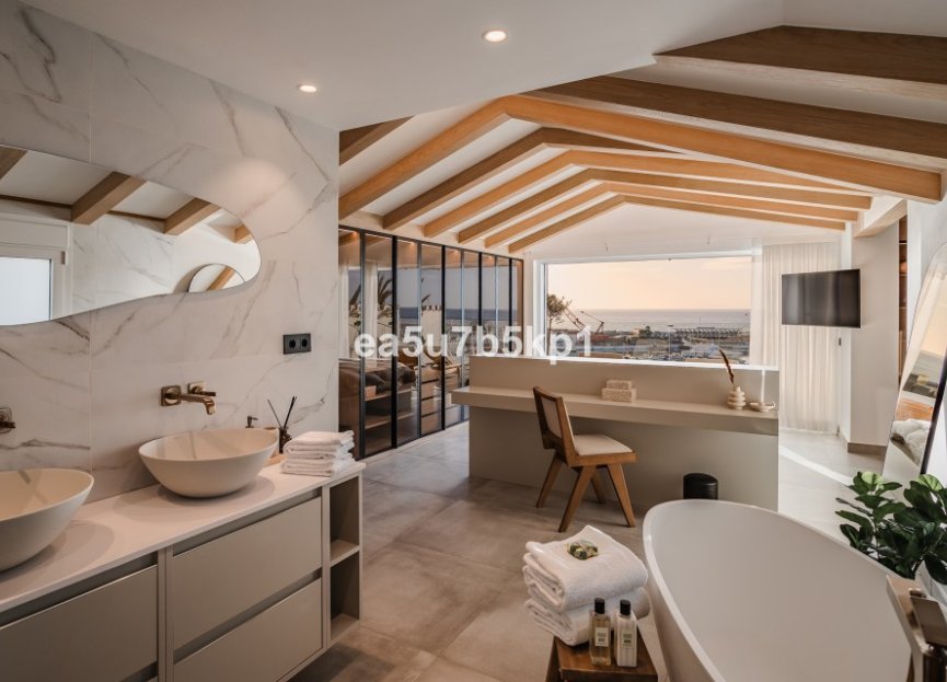 Resale - Apartment - Penthouse - Marbella - Puerto Banús