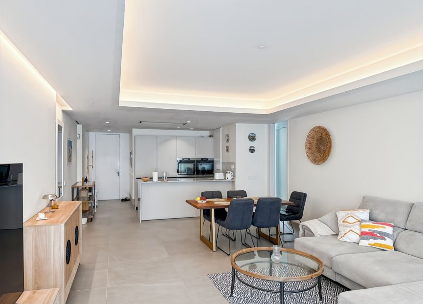 Resale - Apartment - Middle Floor Apartment - Estepona - Estepona Centro