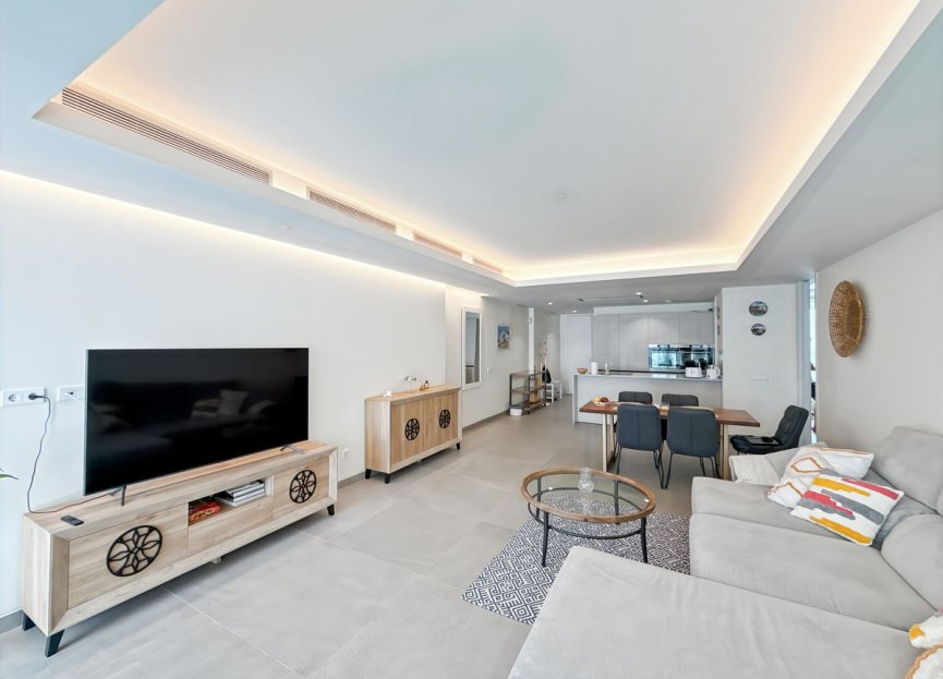 Resale - Apartment - Middle Floor Apartment - Estepona - Estepona Centro