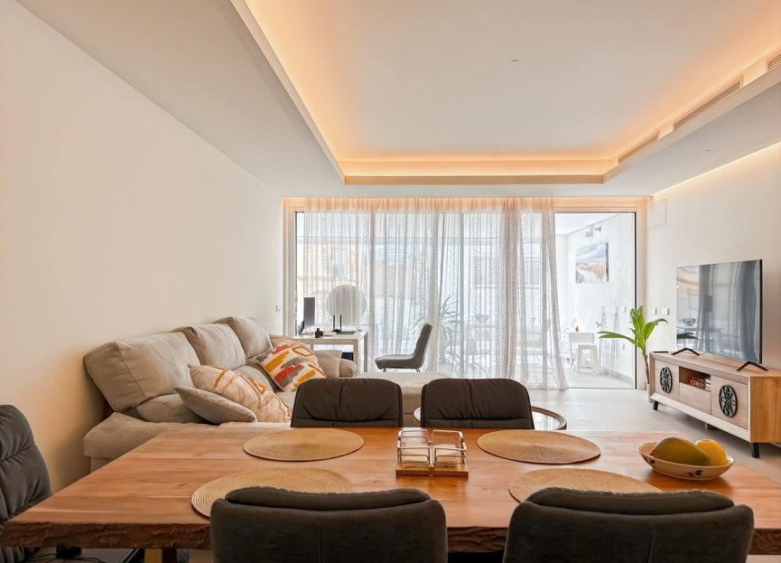 Resale - Apartment - Middle Floor Apartment - Estepona - Estepona Centro