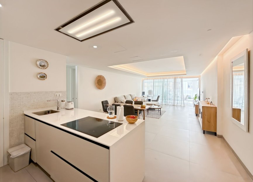 Resale - Apartment - Middle Floor Apartment - Estepona - Estepona Centro