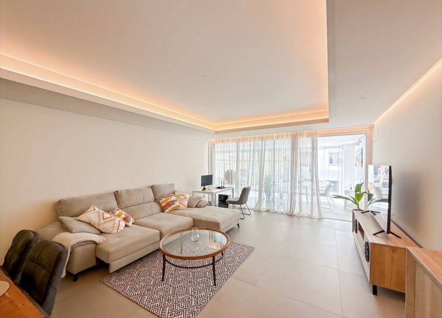 Resale - Apartment - Middle Floor Apartment - Estepona - Estepona Centro