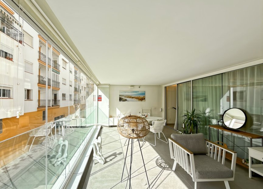 Resale - Apartment - Middle Floor Apartment - Estepona - Estepona Centro