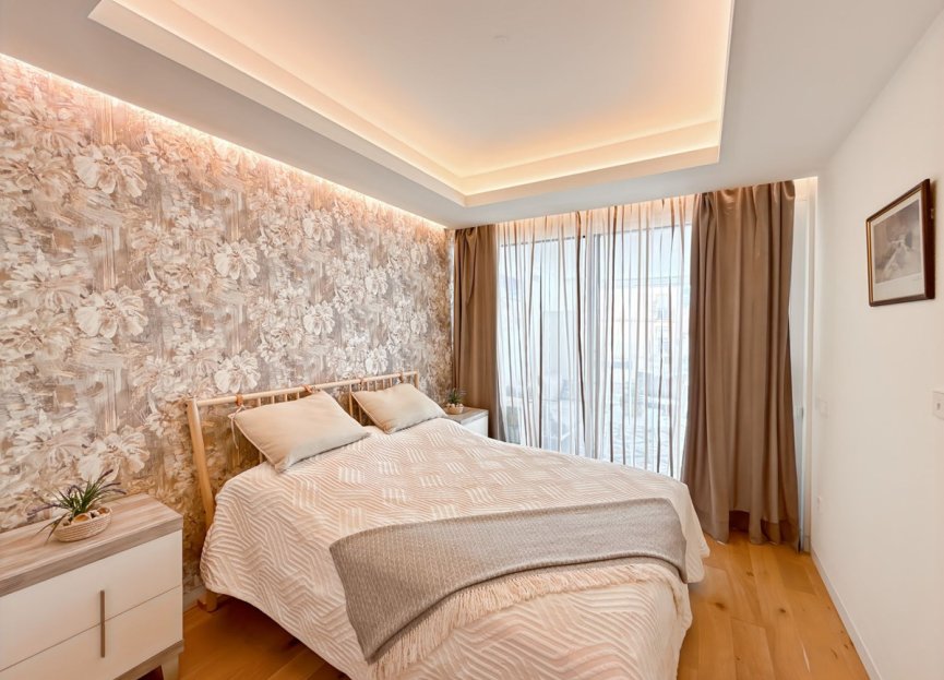 Resale - Apartment - Middle Floor Apartment - Estepona - Estepona Centro