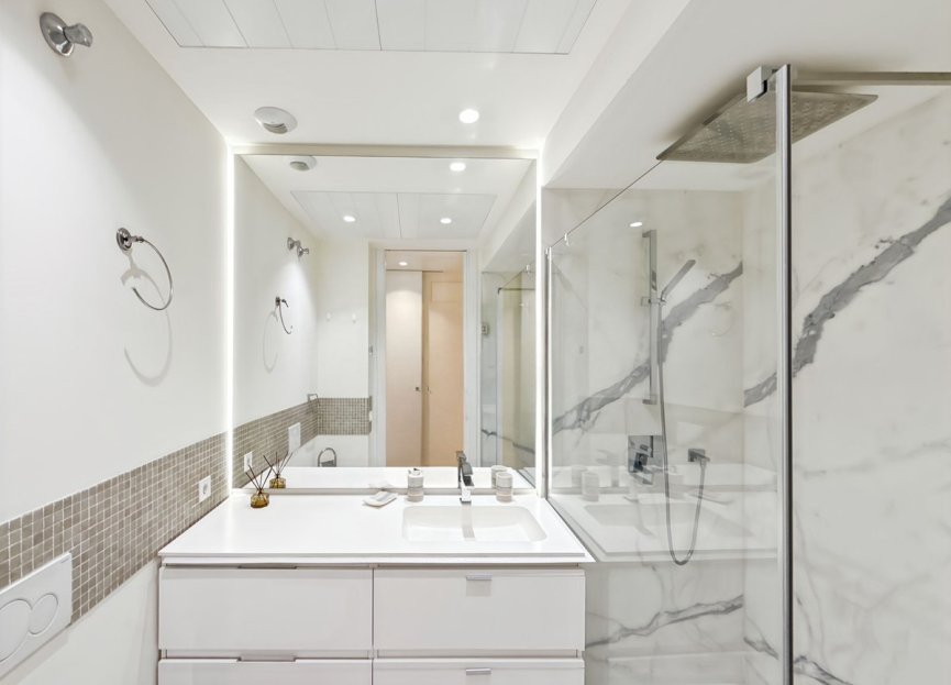 Resale - Apartment - Middle Floor Apartment - Estepona - Estepona Centro