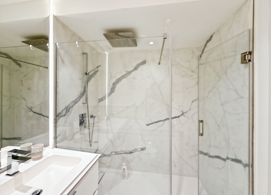 Resale - Apartment - Middle Floor Apartment - Estepona - Estepona Centro