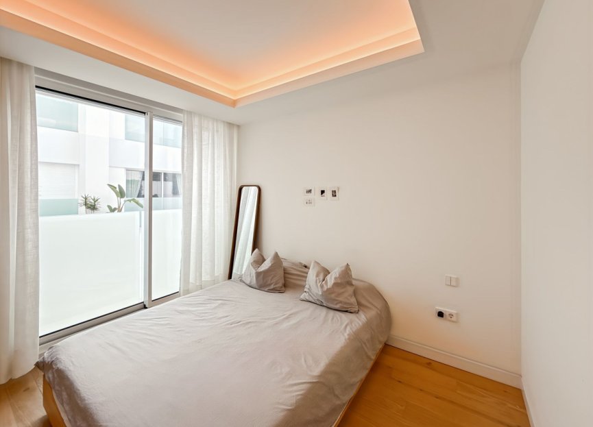 Resale - Apartment - Middle Floor Apartment - Estepona - Estepona Centro