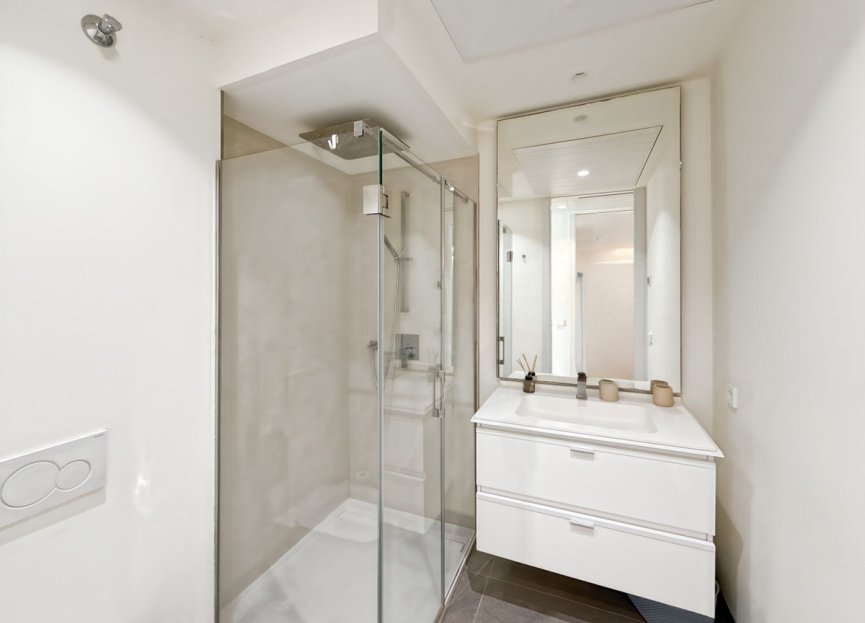 Resale - Apartment - Middle Floor Apartment - Estepona - Estepona Centro