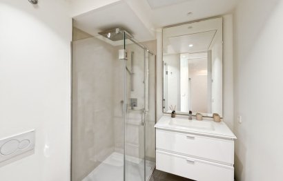 Resale - Apartment - Middle Floor Apartment - Estepona - Estepona Centro