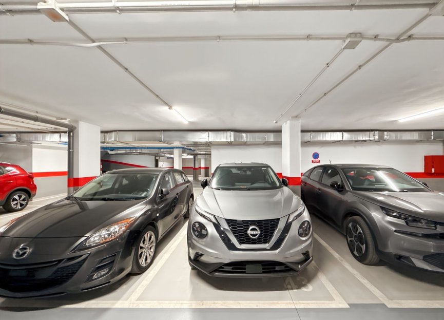 Resale - Apartment - Middle Floor Apartment - Estepona - Estepona Centro