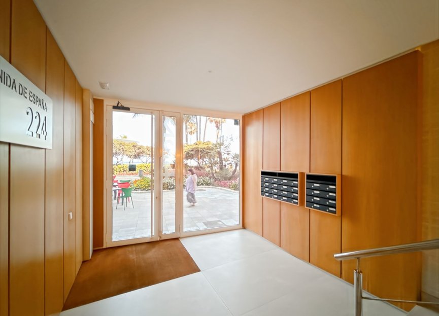 Resale - Apartment - Middle Floor Apartment - Estepona - Estepona Centro